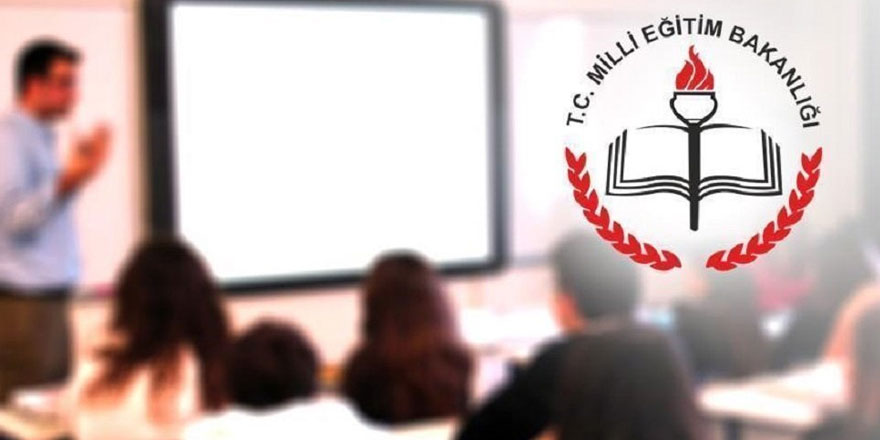 Milli Eğitim Bakanlığı, etek boyu ölçen okul müdürünü açığa aldı