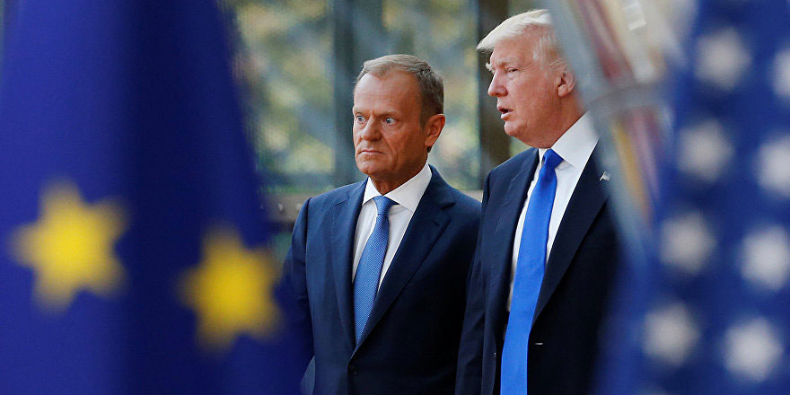 Eski AB Konseyi Başkanı Tusk, Trump'a 'silah doğrulttu'