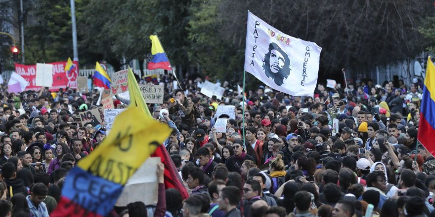 Kolombiyalı yerlilerden, hükümete 'başkente yürürüz' tehdidi