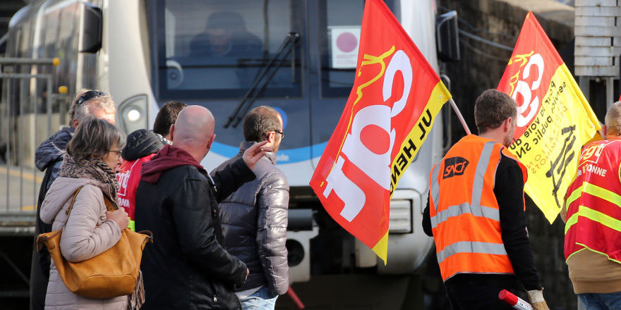 Fransa'da grev 2. gününde: Sendikalar yeni eylem çağrısı yaptı