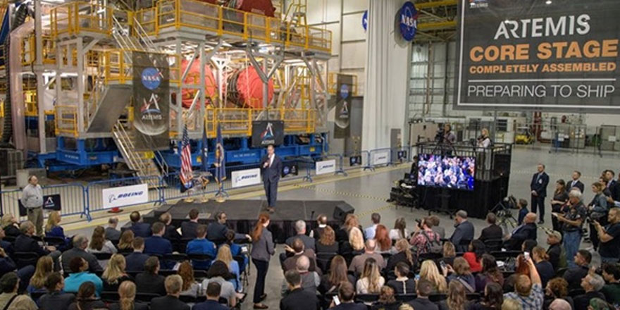 NASA, ay görevinde kullanılacağı roket platformunu görücüye çıkardı