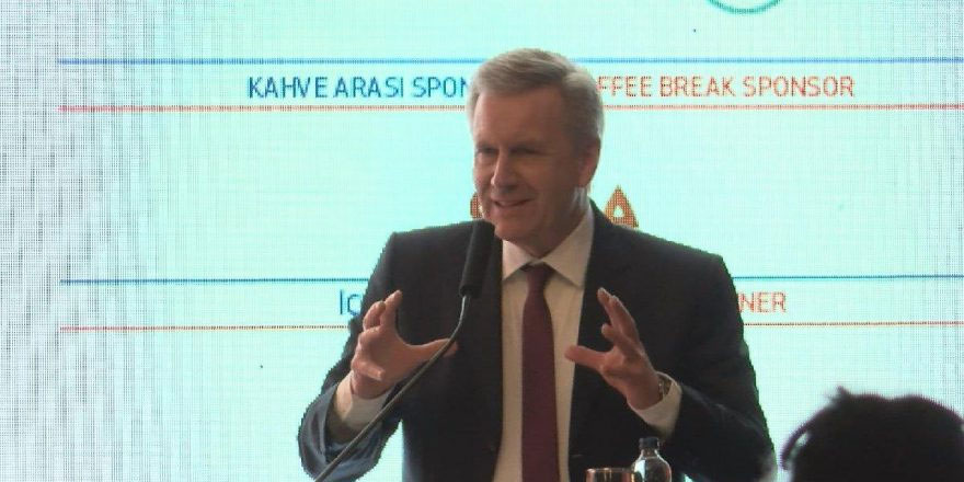 TÜSİAD konferansında çeviri krizi