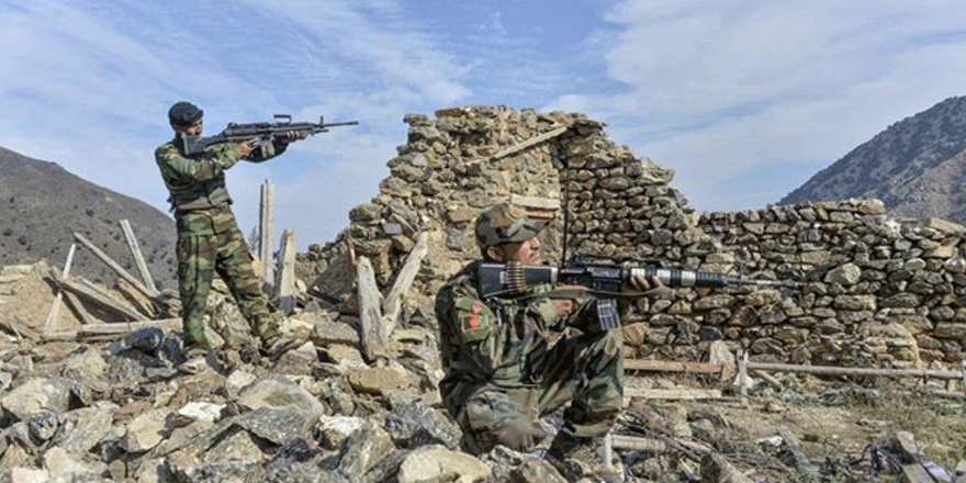 Afganistan'da ABD hava üssü yakınında saldırı: 50 yaralı