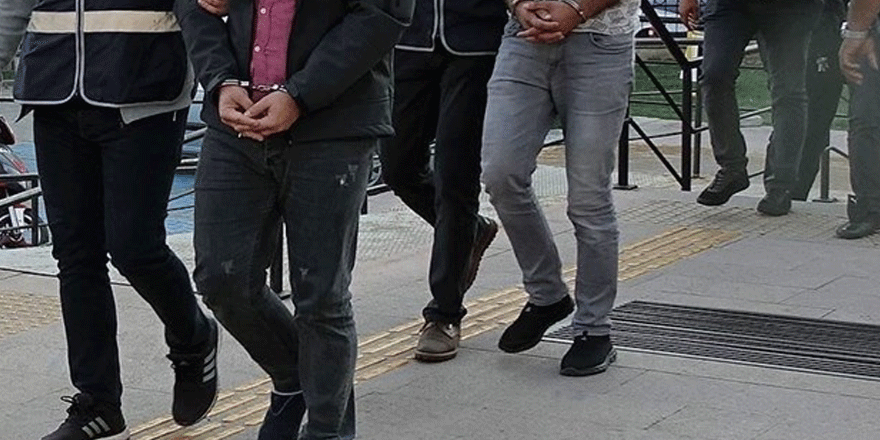 İstanbul'da FETÖ'nün hücre evlerine operasyon: 22 kişi yakalandı