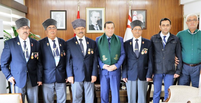 Başbakan Yardımcısı Ve Maliye Bakanı Denktaş Gazileri Kabul Etti