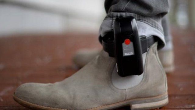 Kelepçeli radikal İslamcı Türkiye'ye geçti