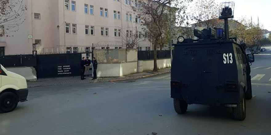 Liselilerin 'Yan baktın' kavgası ölümle bitti