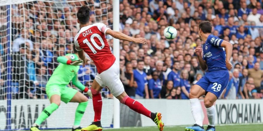 Mesut Özil PES'ten çıkarıldı