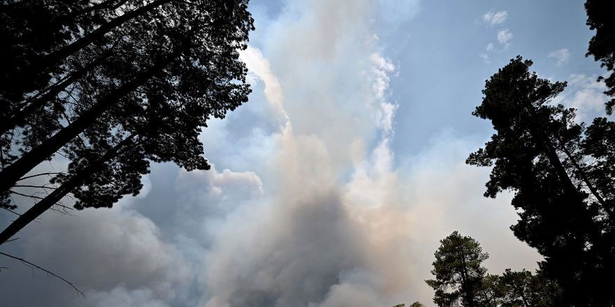 Ülkesi yanarken tatile giden Avustralya Başbakanı tepkiler üzerine geri dönüyor