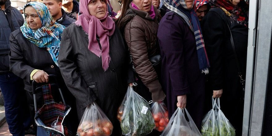 Tüketici güven endeksi 3 ay sonra geriledi
