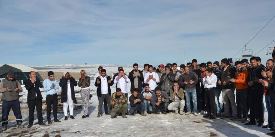 Kayak sezonu açılamayınca turizmciler 'kar duası'na çıktı