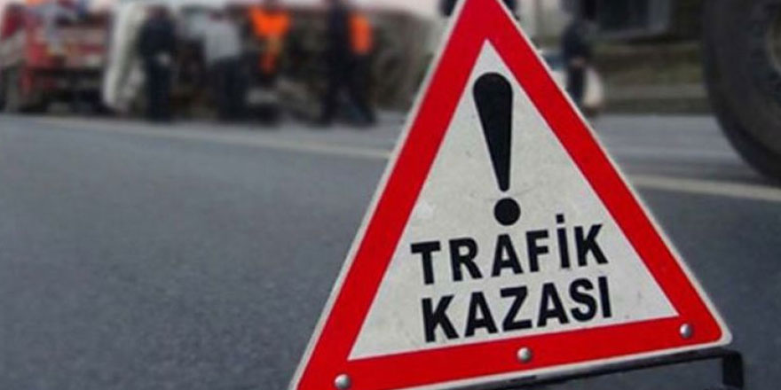 Karşıdan karşıya geçerken araba çarptı