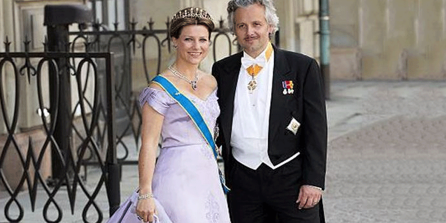 Taciz iddiasıyla gündeme gelen eski prens intihar etti