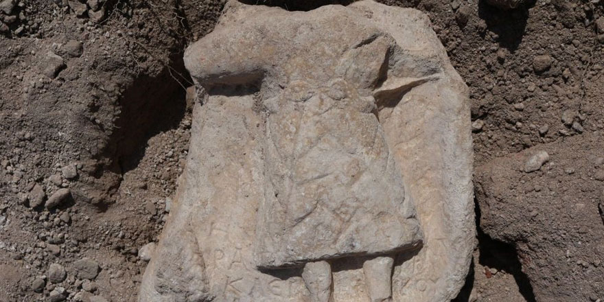 Hadrianoupolis Antik Kent’inde 1800 yıllık adak levhası bulundu