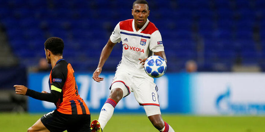 Marcelo gelecek sezona kaldı!