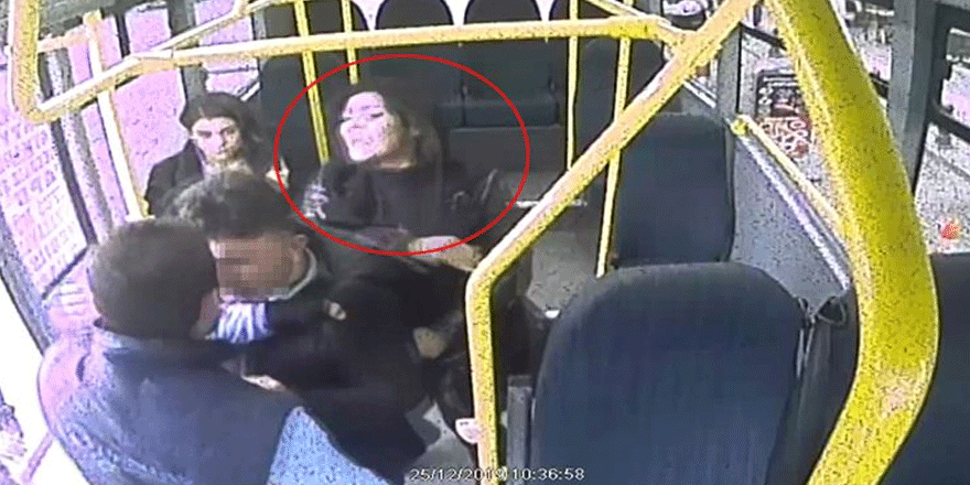 Minibüste kızının taciz edildiğini gören anneden yumruk kamerada