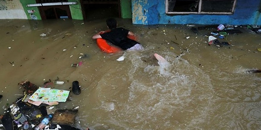 Endonezya'daki sel ve heyelanlarda ölü sayısı 66'ya çıktı