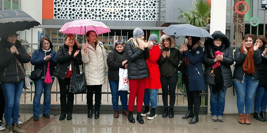 Devredilen Doğa Koleji'nde veliler eylem yaptı