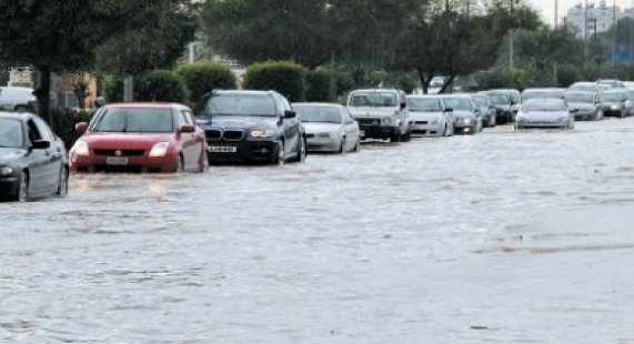 Yol, çift yönlü trafiğe kapatıldı!