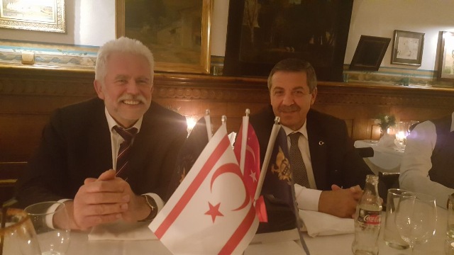 Dışişleri Bakanı Ertuğruloğlu, Polonya'da temaslarda bulundu