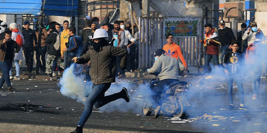 Komşudaki protestolar tatil ilan ettirdi