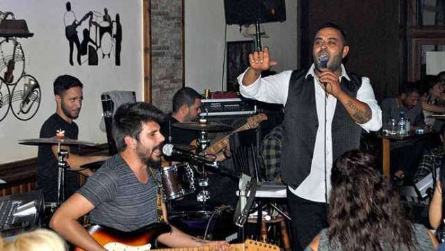 Ahmet Kaya sahnede anıldı…