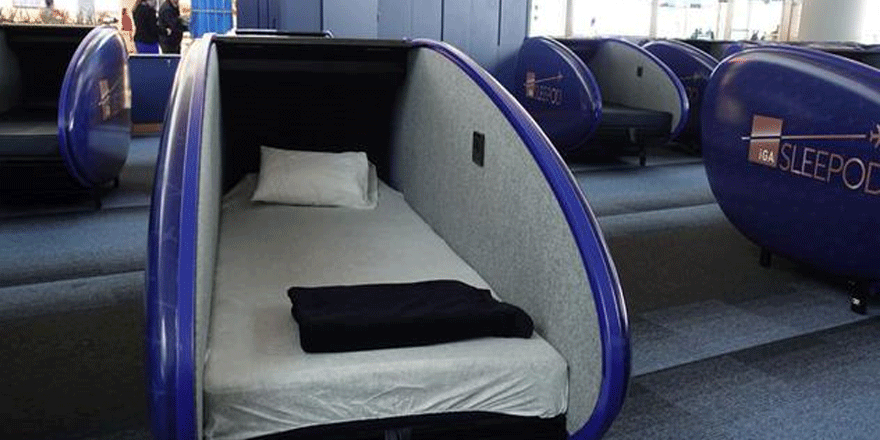 Semercioğlu İstanbul Havalimanı'ndaki uyku kabinini denedi: 1.5 saat uyusan 85 lira, uyuyakalırsan yandın