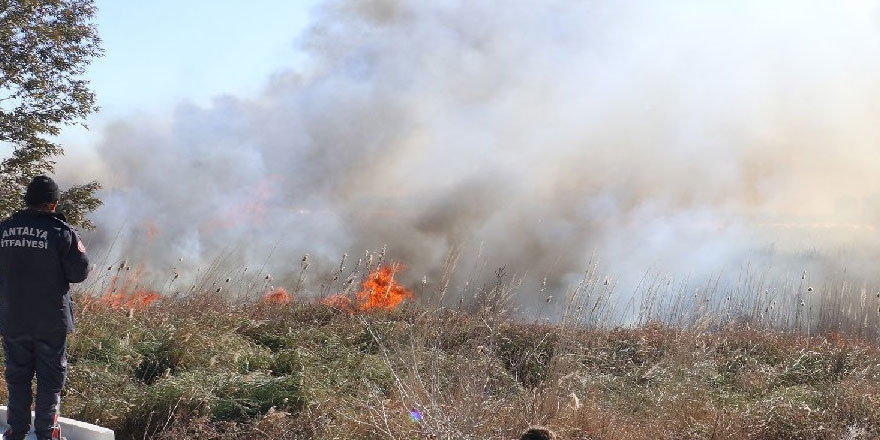 Antalya’da korku dolu anlar: Evler tahliye edildi