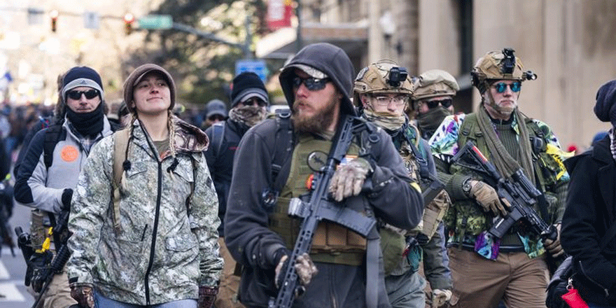 ABD'de silahını alan sokağa döküldü