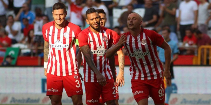 Antalyaspor’da iki futbolcu kadro dışı