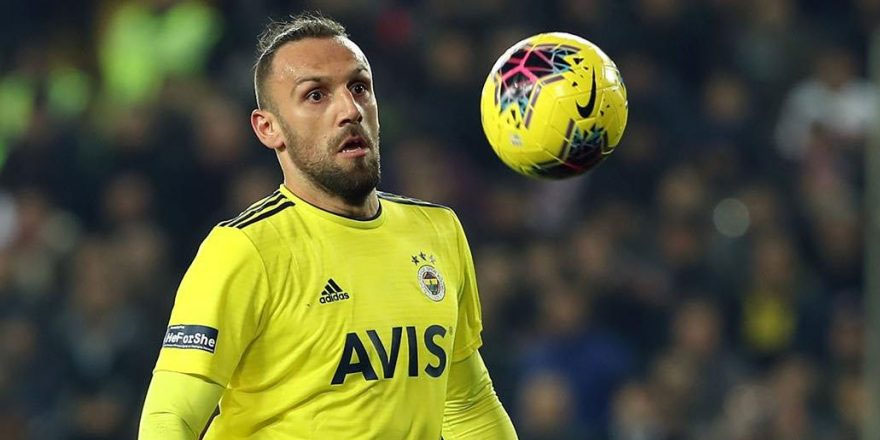 Fenerbahçe’nin Vedat Muriqi savunması