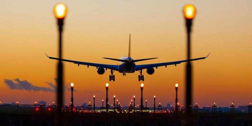 Hava yolu şirketleri Çin uçuşlarını durduruyor