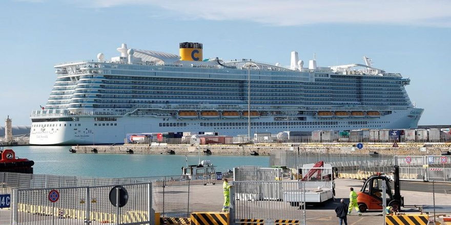 Dev kruvaziyer gemisinde corona paniği!