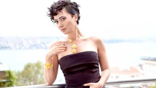 Dizelere sığamayan kadın…