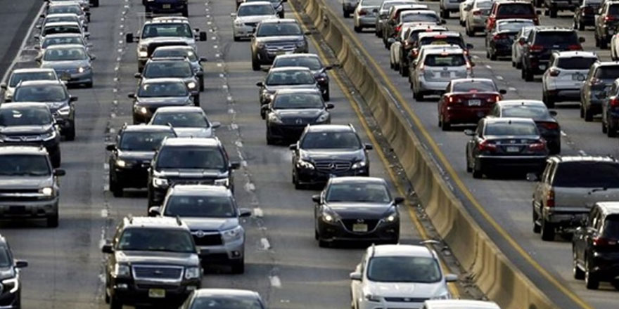 İngiltere, hibrit dahil fosil yakıtla çalışan tüm araçların satışı 2035'te sona erecek