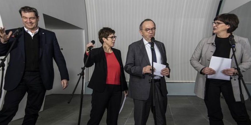 Berlin'de AfD krizi, Merkel devrede