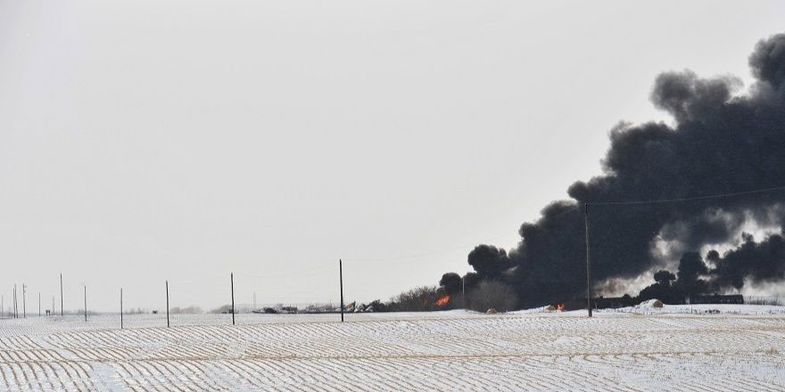 Kanada’da petrol taşıyan tren raydan çıktı