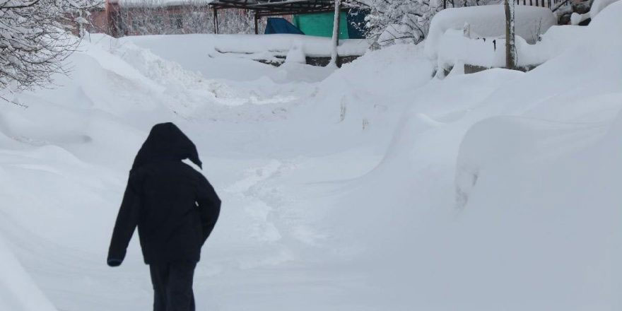 Kar İstanbul’dan gitti ama Türkiye donuyor!