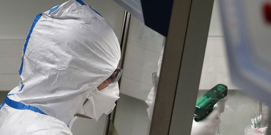 İngiltere koronavirüs'ü 'yakın ve ciddi tehdit' ilan etti