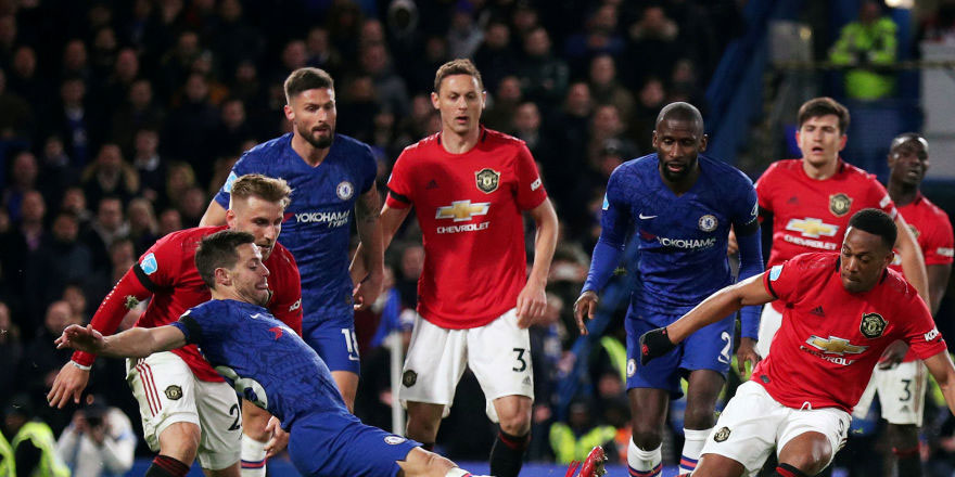 Manchester United, deplasmanda Chelsea'yi iki golle geçti