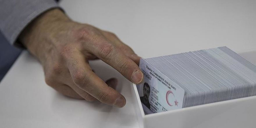 Yargıtay: Boşanan anne çocuğuna kendi soyadını verebilecek