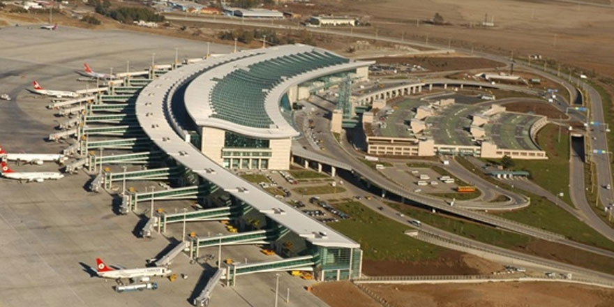 İran'dan gelen uçak koronavirüs şüphesiyle Esenboğa havalimanı'na indi