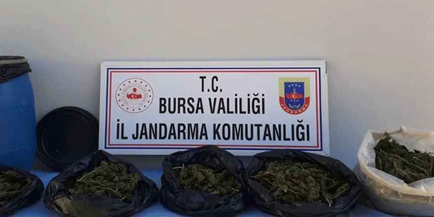 Bursa'da dere yatağına gömülü 5 kilo esrar ele geçirildi