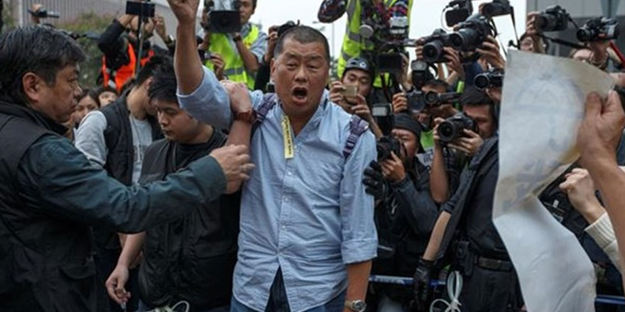 Hong Kong'da hükümet karşıtı gösterilere karışan muhaliflere gözaltı