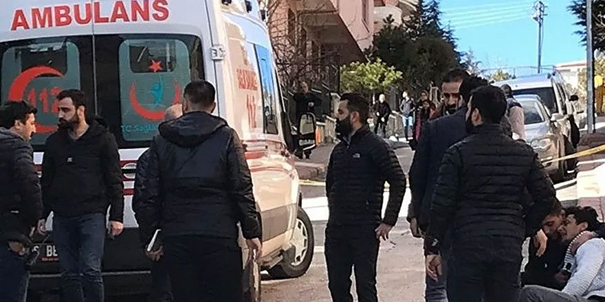 Eşini öldürüp, çocuğunun yanında kendini vurdu