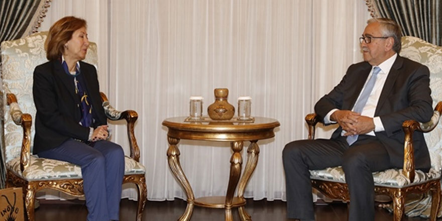 Kadınlar Birliği’nden bir heyet Cumhurbaşkanı Akıncı’ya nezaket ziyaretinde bulundu