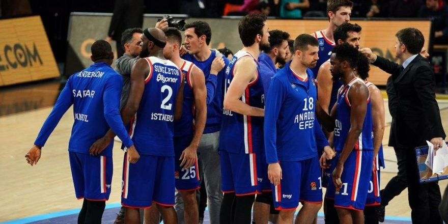 Lider Anadolu Efes’in konuğu Olympiakos