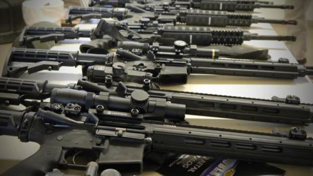 Kara Cuma'da 200 binden fazla silah satıldı