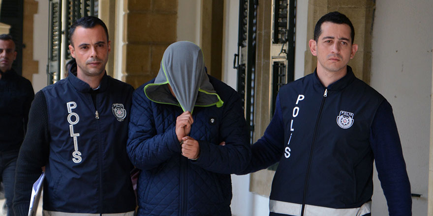 Kayınvalidesini silahla tehdit etti