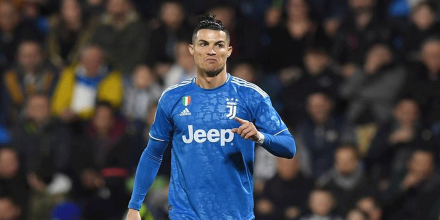 Ronaldo, İtalya'ya dönmeyeceğini Juventus'a bildirdi